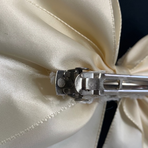 VINTAGE EARLY 90’s BOW BARRETTE - Picture 5 of 5